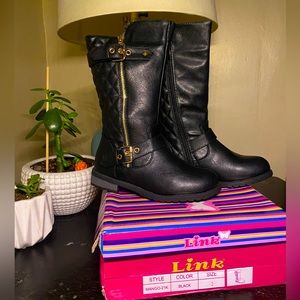 Little girls black boots size 2 never worn